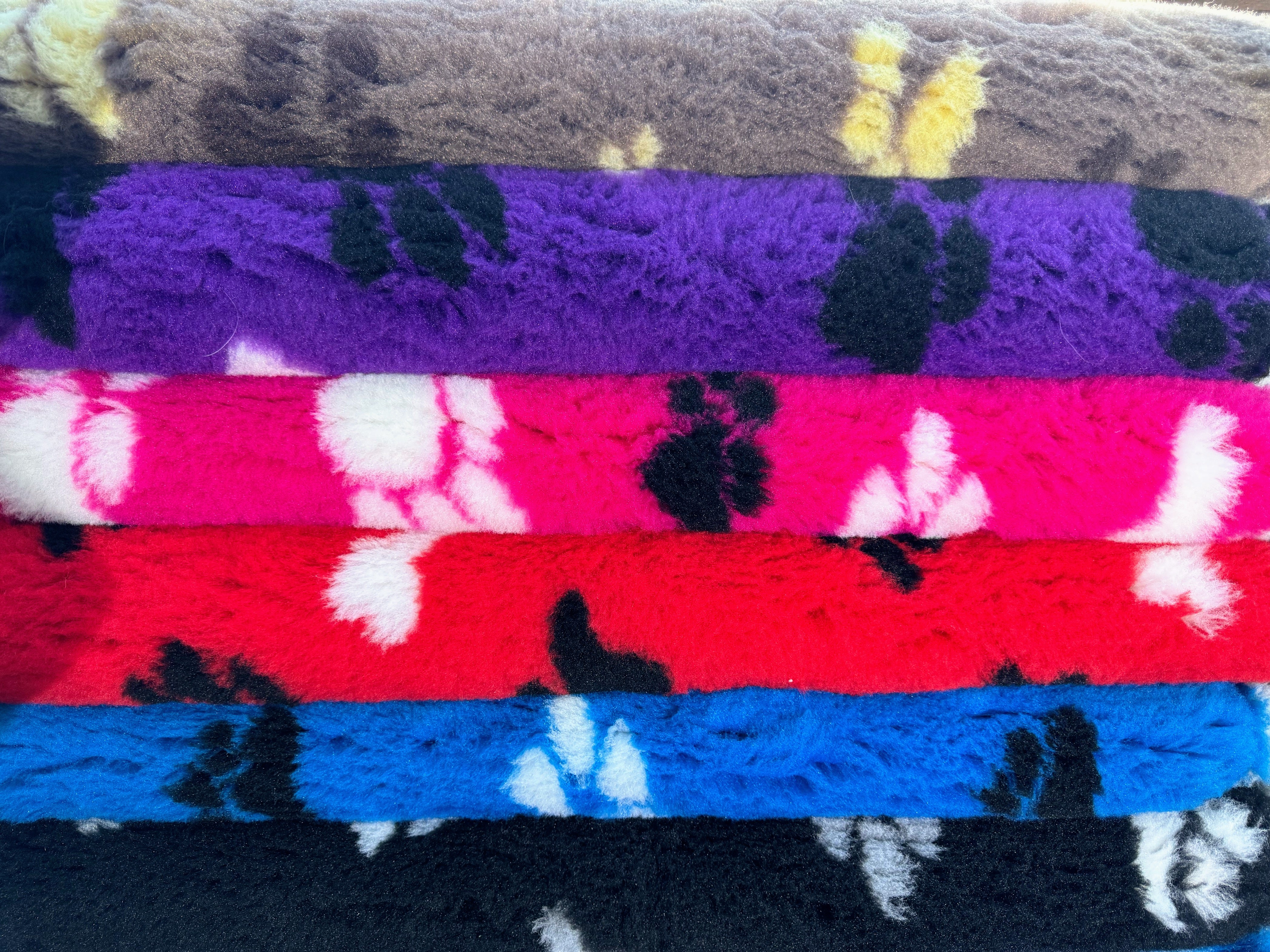 Vet Beds - Thick, Fleeced, Luxury Vet Bed in Vibrant Colours - Available in 3 Sizes