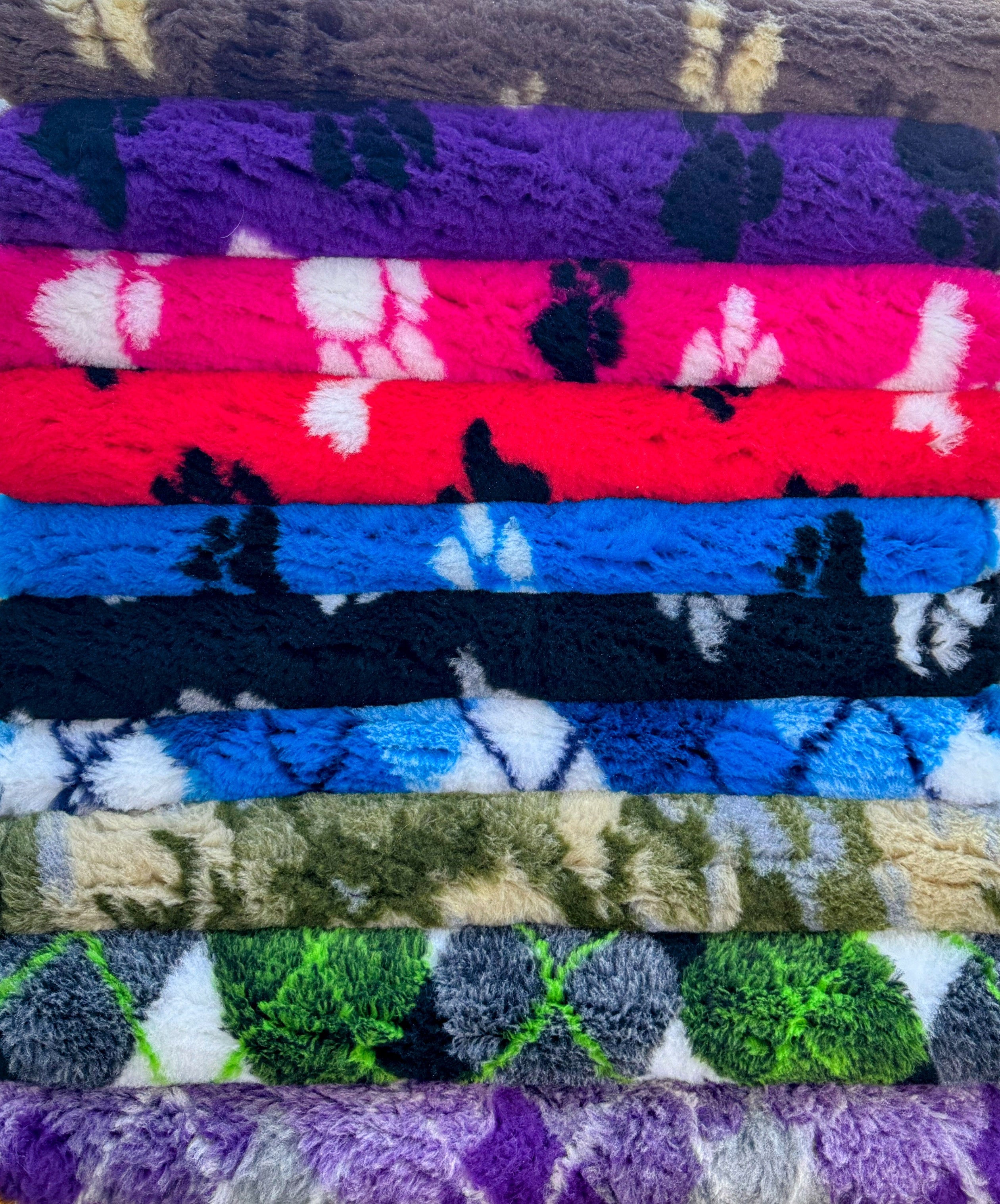 Vet Beds - Thick, Fleeced, Luxury Vet Bed in Vibrant Colours - Available in 3 Sizes